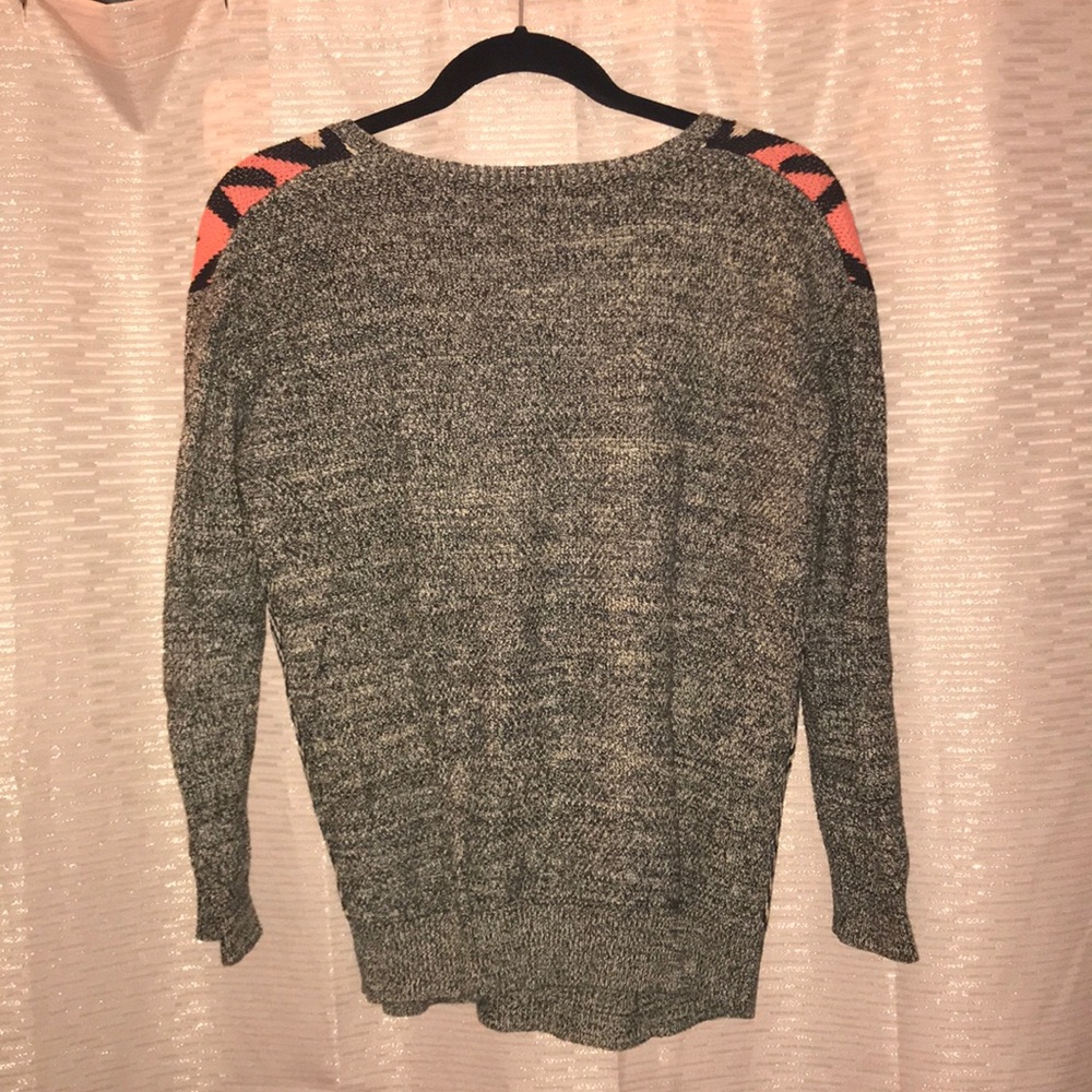 Pattern sweater - Picture 3 of 3